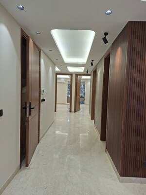 Building Lobby in 3 BHK Builder Floor at South Extension ii – for Rent