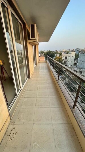 Balcony in 3 BHK Builder Floor at Unitech South City 1, South City 1 – for Rent