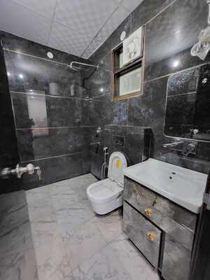 Master Bedroom in 3 BHK Builder Floor at Unitech Residency Greens, Sector 46 – for Rent