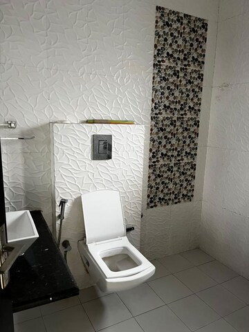 Bathroom in 2 BHK Builder Floor at The Grand, Sector 52 – for Rent