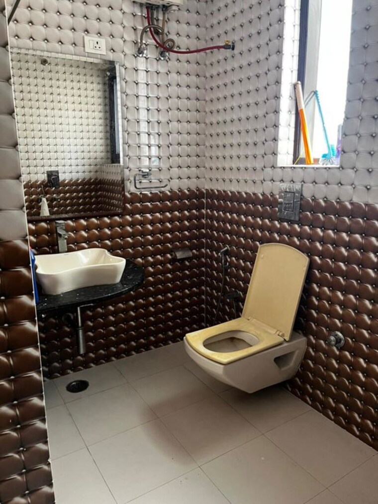 Bathroom, the-grand 2 Bedroom 1260 Sq.Ft. Builder Floor In Sector 52 Gurgaon 10043431
