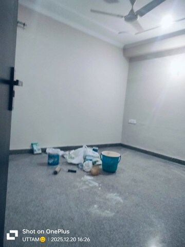 Room in 2 BHK Builder Floor at Sushant Lok 2, Sector 57 – for Rent