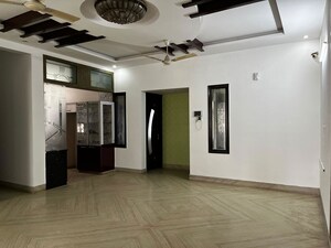 Room in 3 BHK Builder Floor at Ardee City, Sector 52 – for Rent