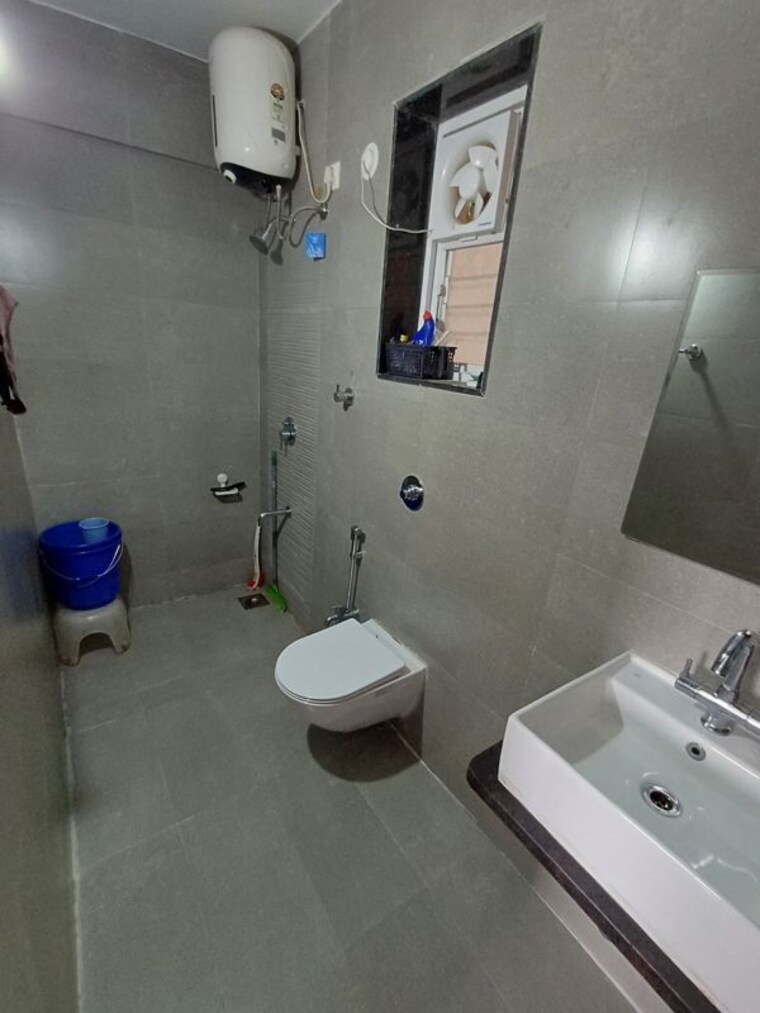 Bathroom, ranade-yashodhan 3 Bedroom 1250 Sq.Ft. Apartment In Mayur Colony Pune 10043437