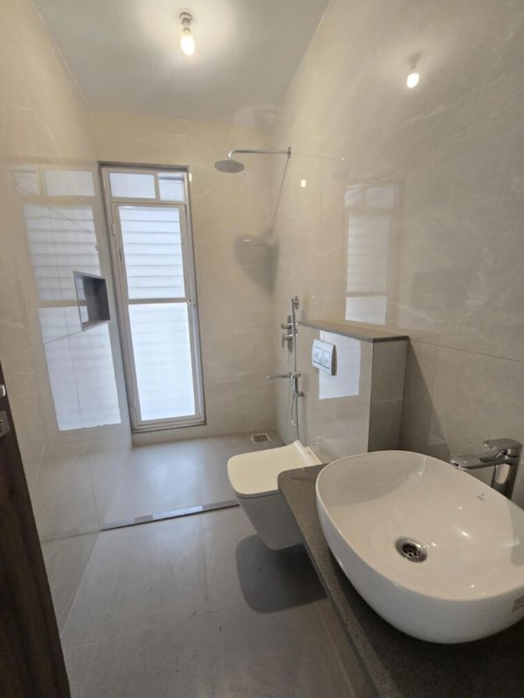 Bathroom, arunali-society 3 Bedroom 1350 Sq.Ft. Apartment In Paud Road Pune 10043443