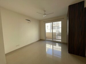 Room in 3 BHK Apartment at Emaar Emerald Floors Premier, Sector 65 – for Sale