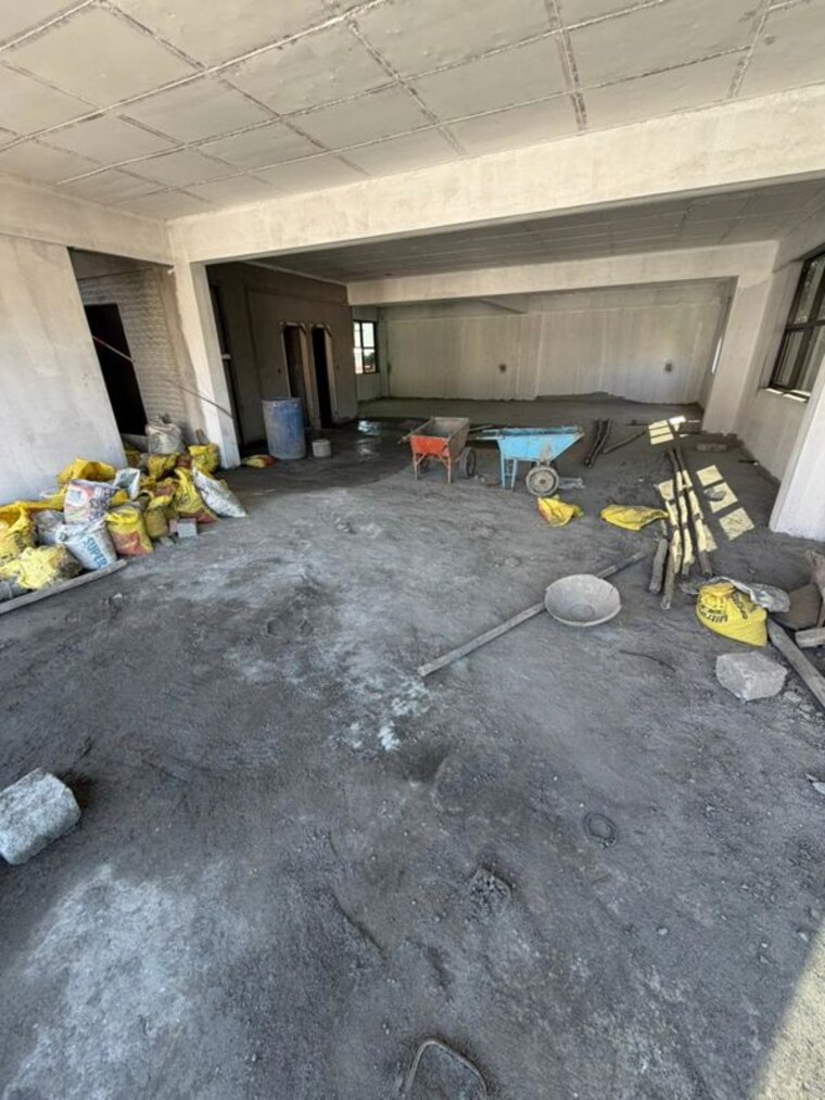  Parking, hs-apartment Commercial Office Space 2500 Sq.Ft. In Cunningham Road Bangalore 9904283