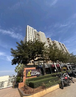 2 BHK + Extra Room Apartment For Sale in Vertical Alcinia