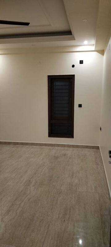 Room in 3 BHK Apartment at The Residences Jayamahal, Jayamahal – for Sale