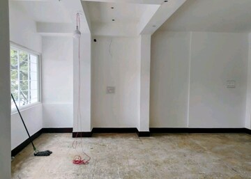  Showroom For Sale in Commercial Street