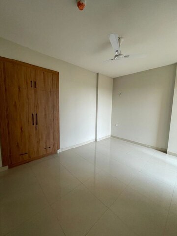 Room in 2 BHK Apartment at Tata Eureka Park, Sector 150 – for Rent