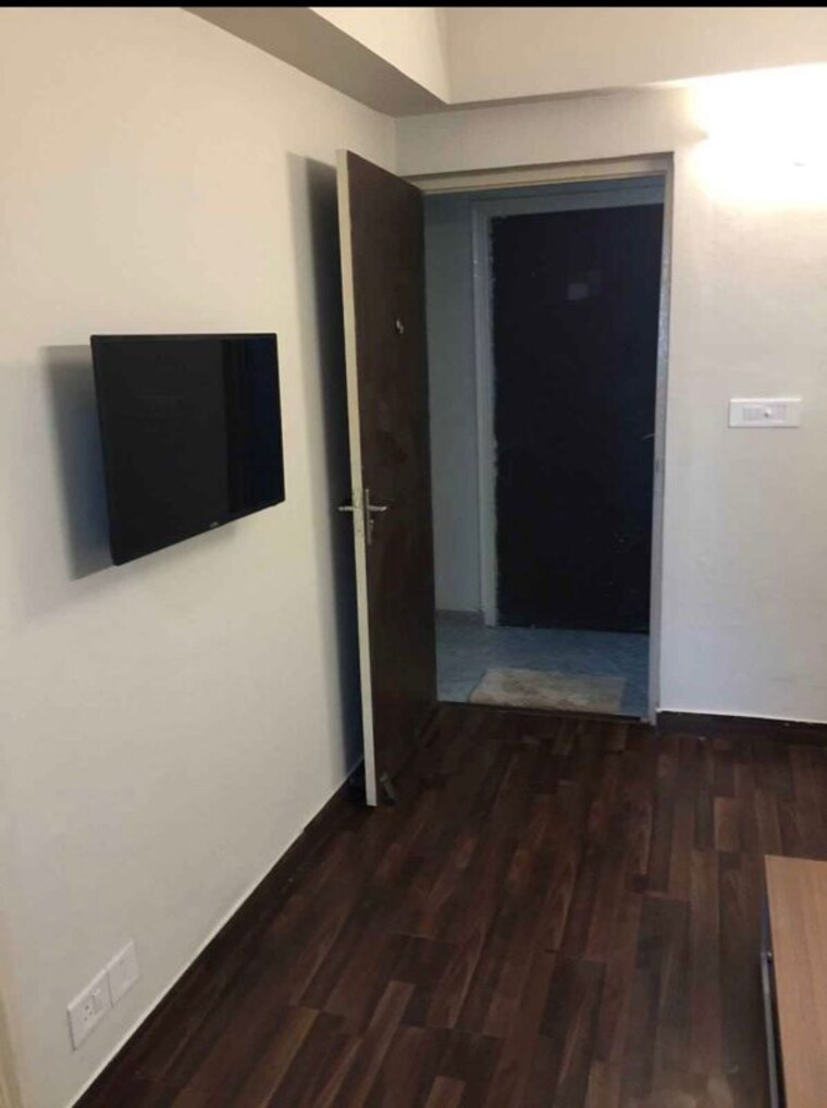 Room, paras-tierea 1 Bedroom 495 Sq.Ft. Apartment In Sector 137 Noida 10043462