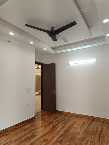 Room in 2.5 BHK Apartment at Samridhi Daksh Avenue, Sector 150 – for Rent