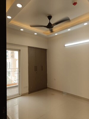 Room in 3 BHK Apartment at Samridhi Luxuriya Avenue, Sector 150 – for Rent
