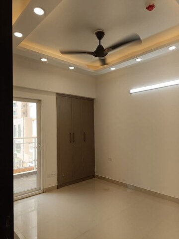 Room in 3 BHK Apartment at Samridhi Luxuriya Avenue, Sector 150 – for Rent