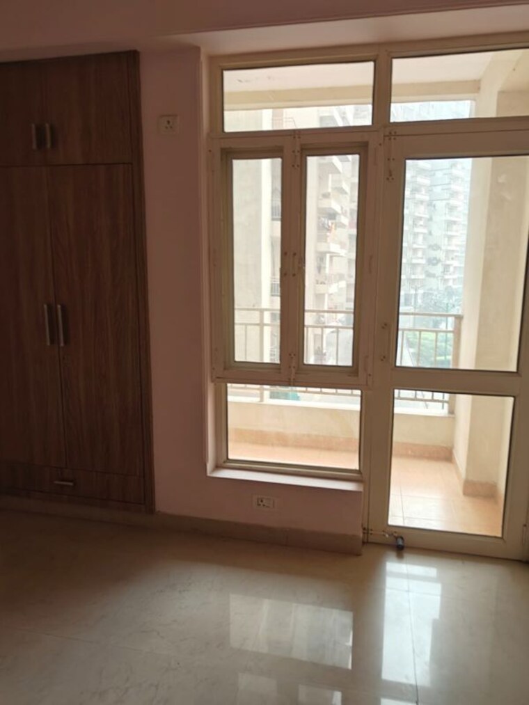 Room, sector 137 Pg For Boys & Girls In Sector 137 10043470