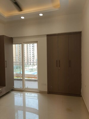 Room in 2 BHK Apartment at Supertech Ecociti, Sector 137 – for Rent