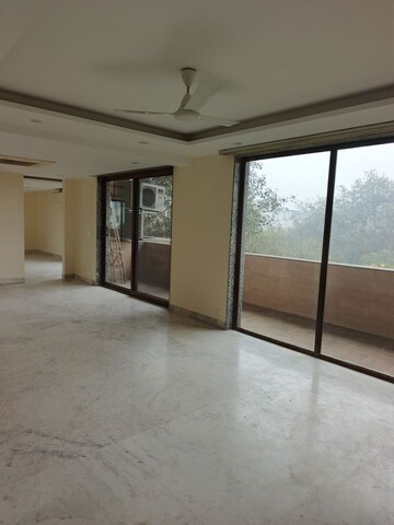 Room in 5 BHK Builder Floor at Anand Lok – for Rent