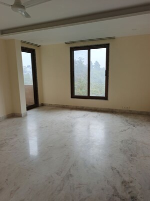 Room in 5 BHK Builder Floor at Anand Lok – for Rent