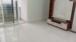 Room in 2.5 BHK Apartment at Supertech Ecociti, Sector 137 – for Sale