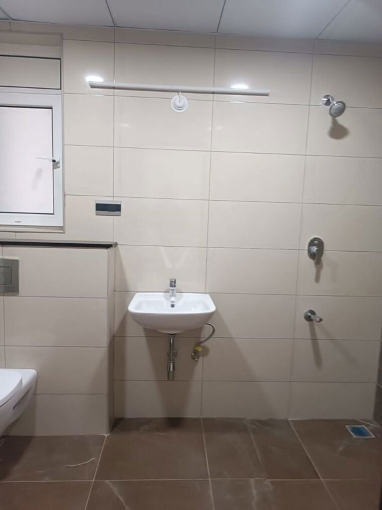 Bathroom, candeur-crescent 3 Bedroom 2548 Sq.Ft. Apartment In Serilingampally Hyderabad 10043491