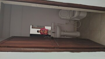 Attached Bathroom in 2 BHK Independent House at Sector 55 – for Rent