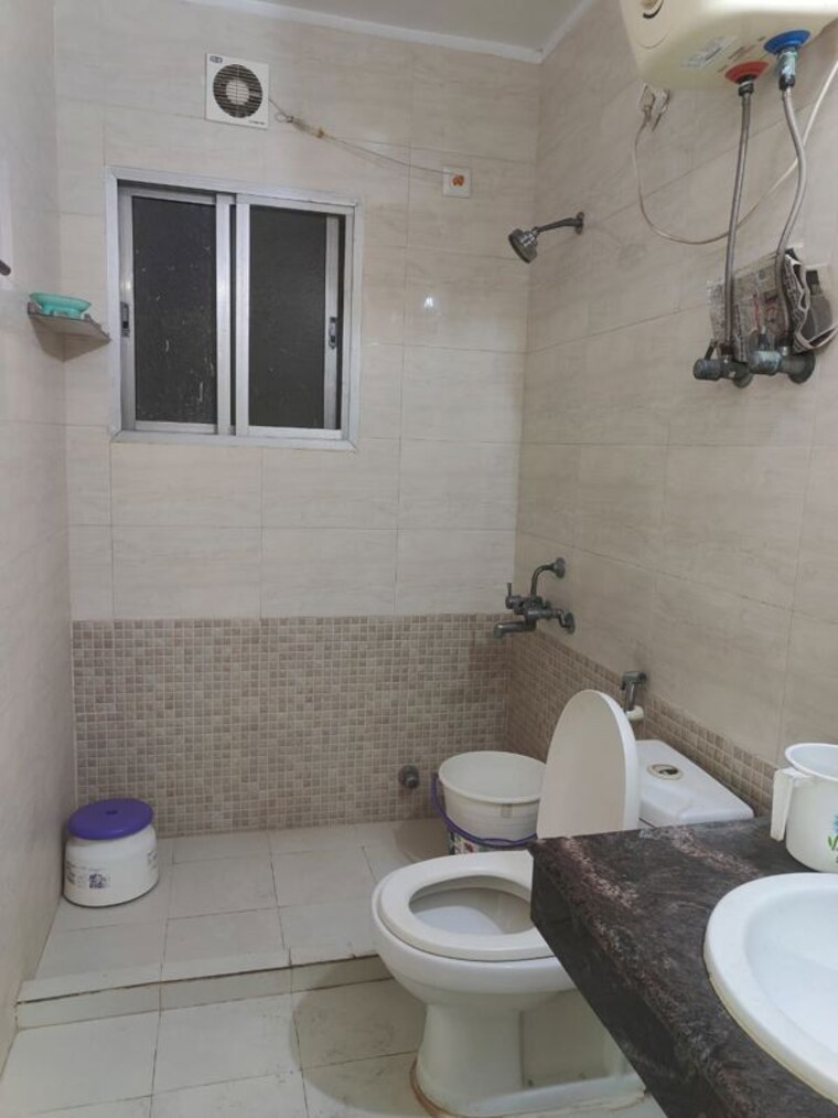 Bathroom, ashiana-green 2 Bedroom 920 Sq.Ft. Apartment In Ahinsa Khand 2 Ghaziabad 10043512