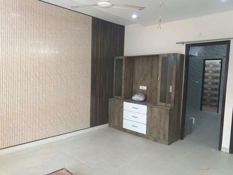 Room, dhakoli 2 Bedroom 100 Sq.Yd. Builder Floor In Dhakoli Zirakpur 10043513