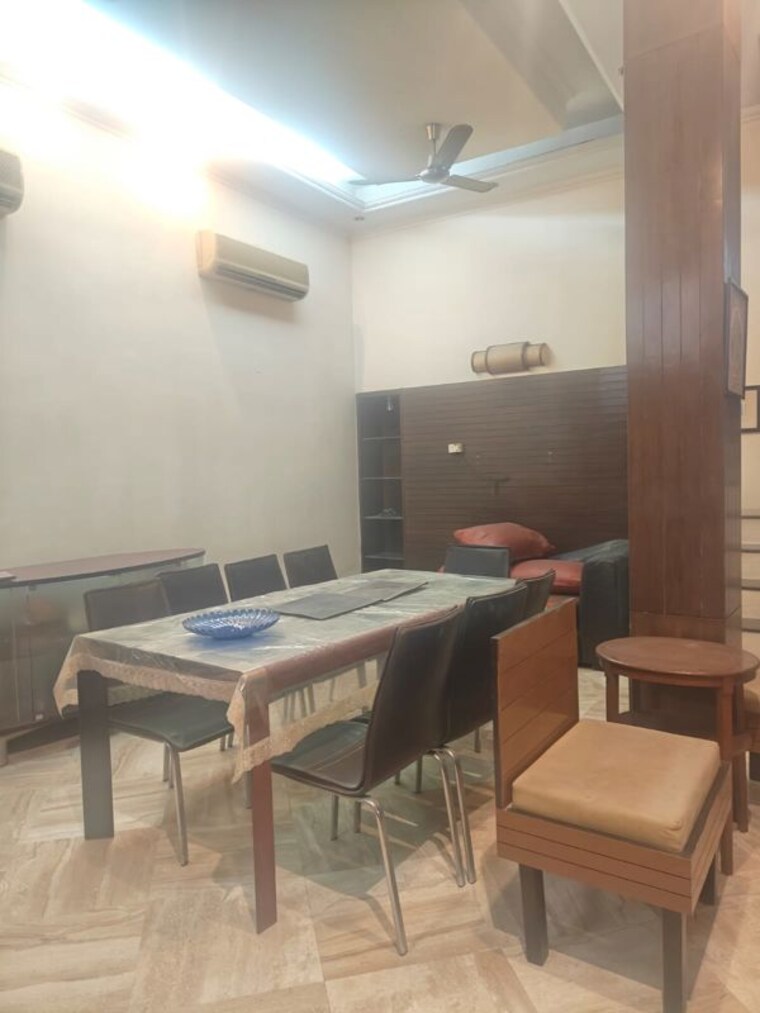 Living Room, sarvapriya vihar 4 Bedroom 158 Sq.Yd. Independent House In Sarvapriya Vihar Delhi 10043567