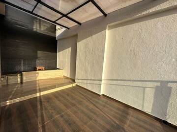 Room in 5 BHK Apartment at Mayfair Meridian Andheri, Andheri West – for Rent