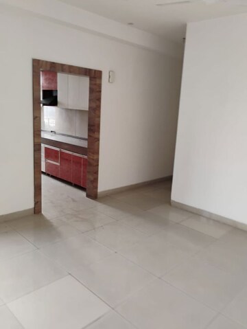 Room in 3.5 BHK Apartment at Emaar Palm Gardens, Sector 83 – for Rent
