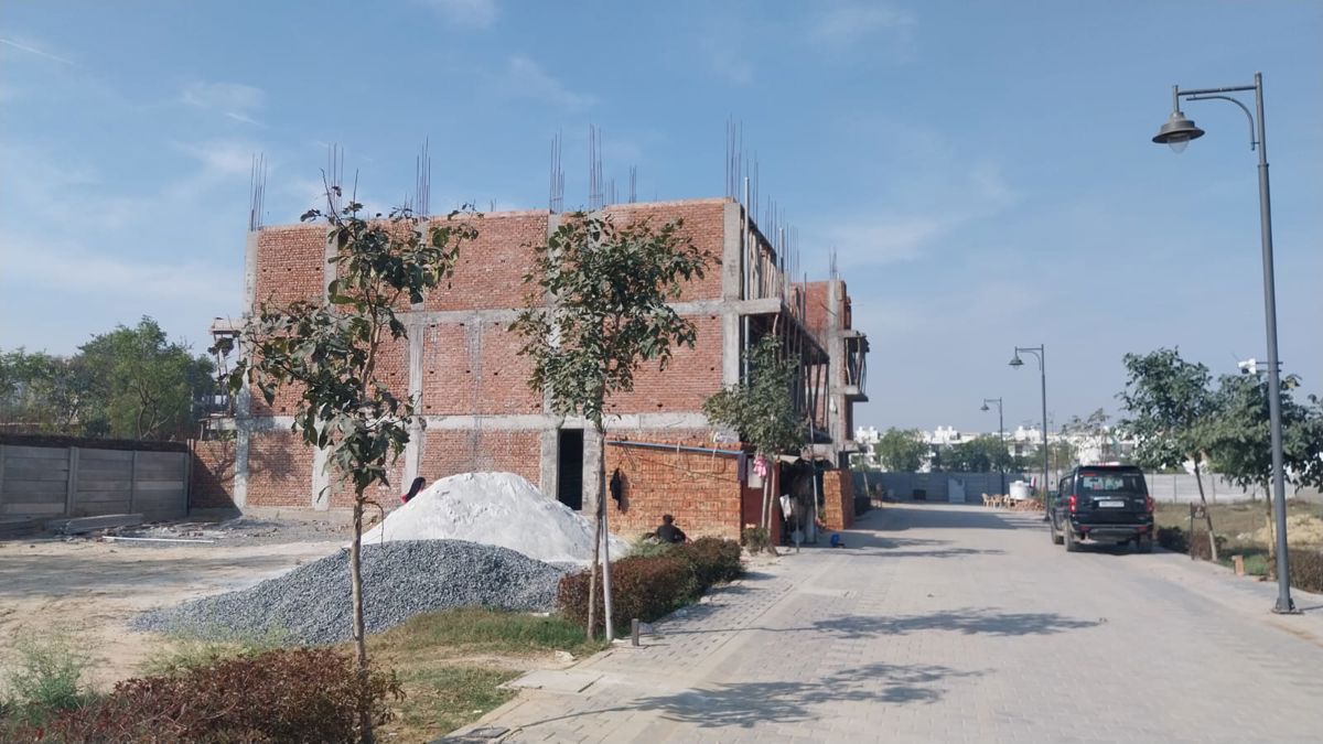 Plot For Sale in BPTP District Phase 2