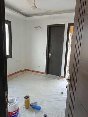 Room in 4 BHK Builder Floor at Chittaranjan Park – for Sale