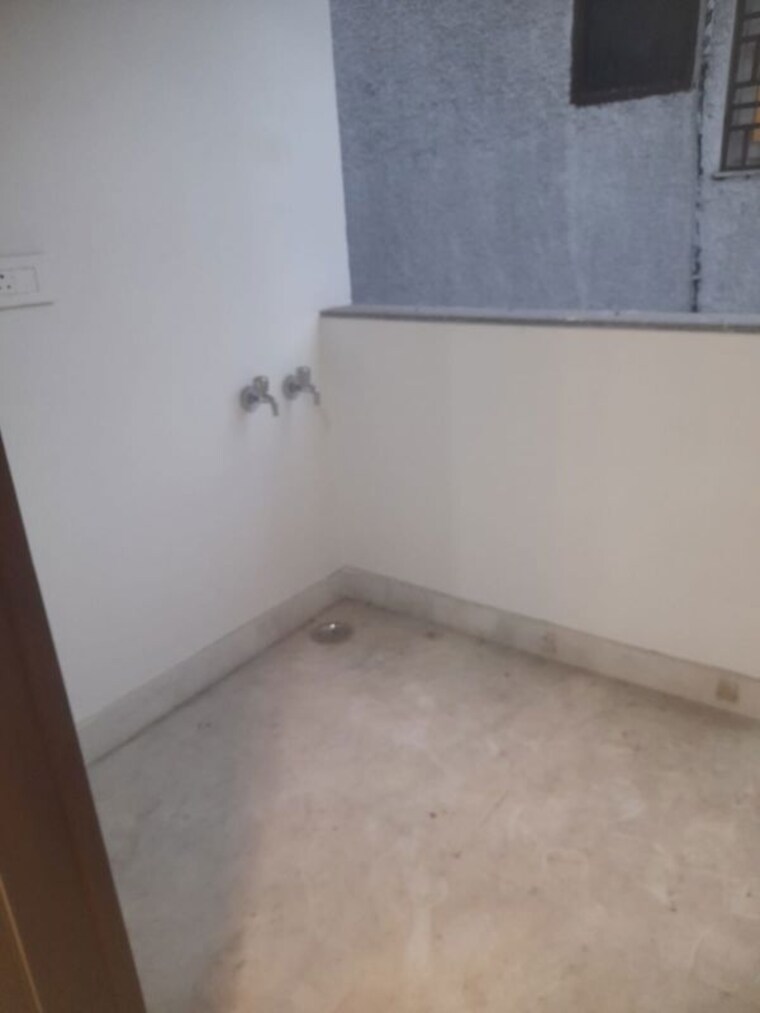 Room, malviya nagar 3 Bedroom 100 Sq.Yd. Builder Floor In Malviya Nagar Delhi 10043678