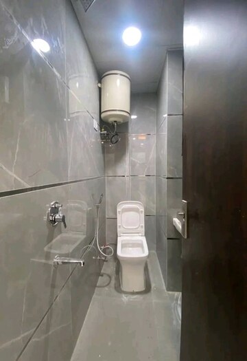 Bathroom in 2 BHK Builder Floor at Palm Residency Chhatarpur, Chattarpur – for Rent