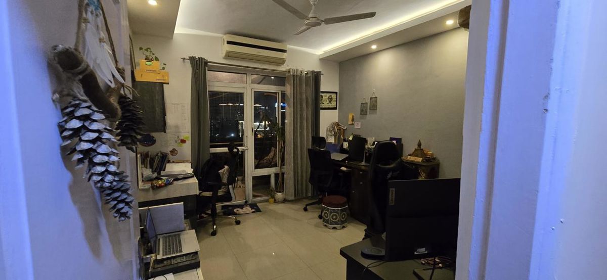 3 BHK + Servant Room Apartment For Sale in Bestech Park View City 2