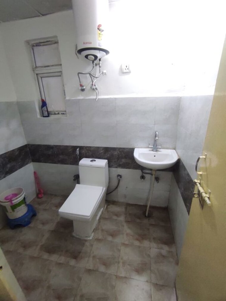 Bathroom, gls-avenue-51 1 Bedroom 450 Sq.Ft. Apartment In Sector 92 Gurgaon 10043695