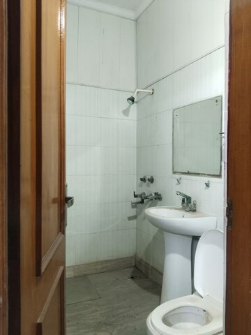 Bathroom in 3 BHK Builder Floor at Sector 37 – for Rent