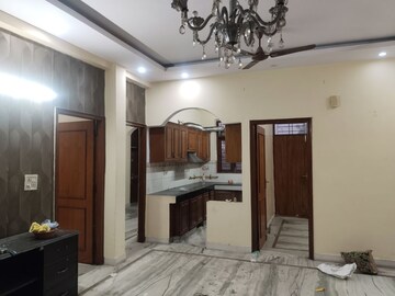 Bedroom in 3 BHK Builder Floor at Sector 37 – for Rent