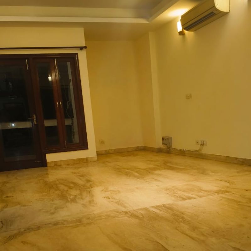 3 BHK + Servant Room Builder Floor For Sale in Chittaranjan Park