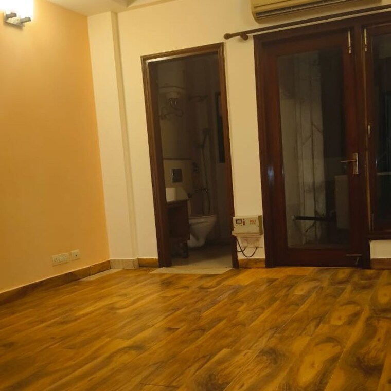 Room, chittaranjan park 3 Bedroom 1800 Sq.Ft. Builder Floor In Chittaranjan Park Delhi 10043710