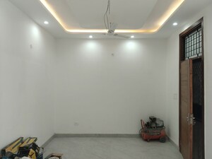 Room in 3 BHK Builder Floor at Sector 37 – for Sale