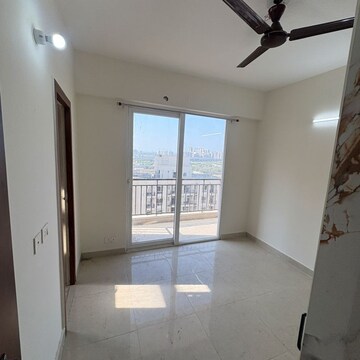 Room in 2 BHK Apartment at Signature The Millennia 3, Sector 37d – for Rent
