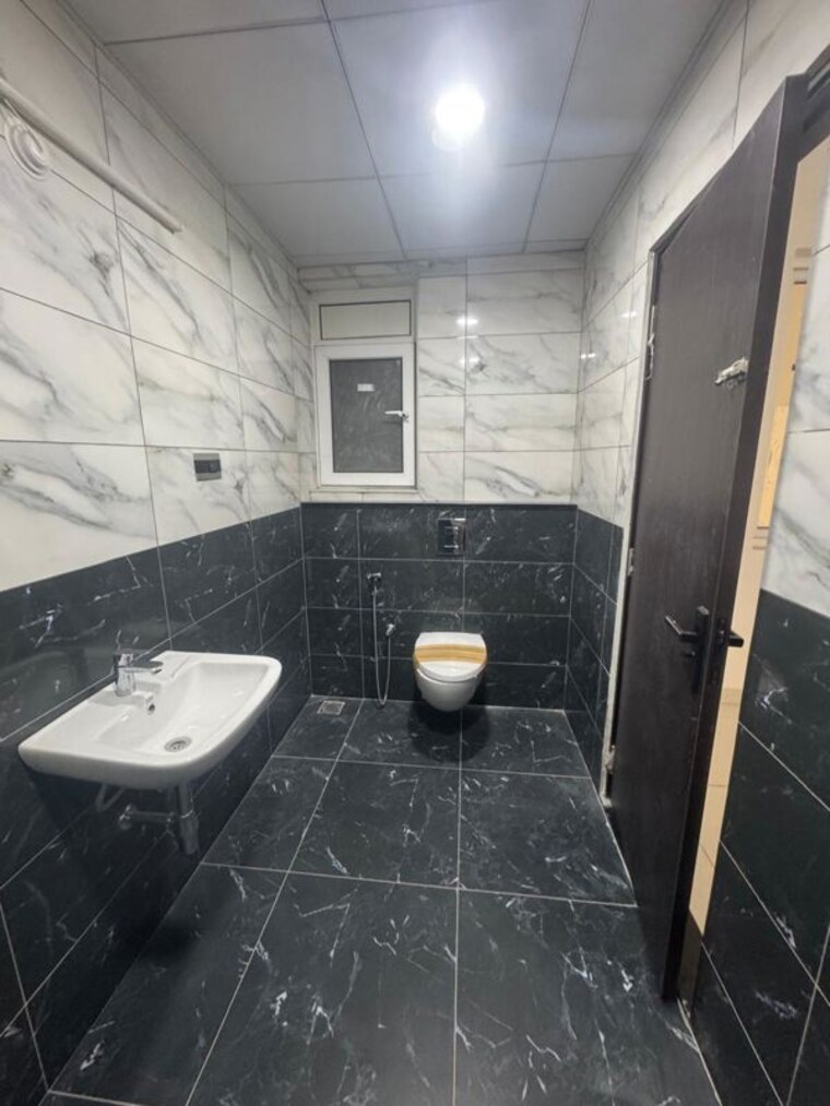 Bathroom, kondapur 3 Bedroom 2064 Sq.Ft. Apartment In Kondapur Hyderabad 10043740