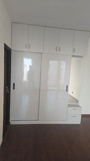 Building Lobby in 2.5 BHK Builder Floor at Smart World Gems, Sector 89 – for Rent