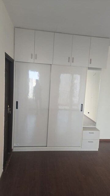 Building Lobby in 2.5 BHK Builder Floor at Smart World Gems, Sector 89 – for Rent