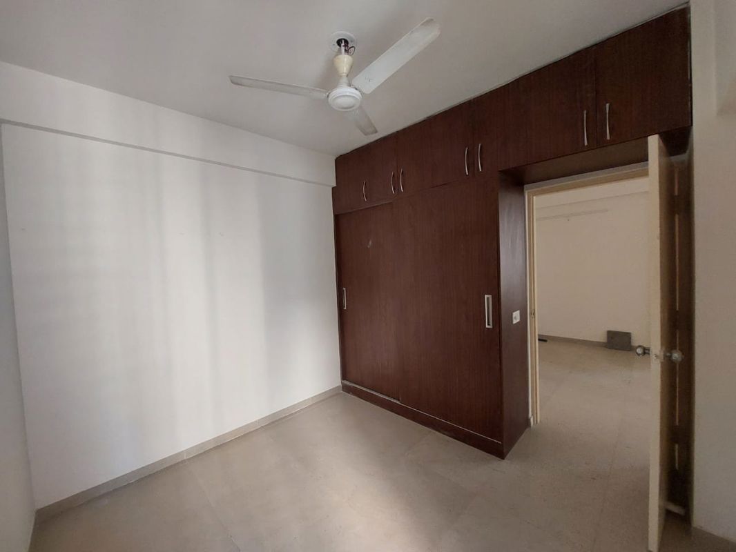 2.5 BHK + Study Room Builder Floor For Rent in Smart World Gems