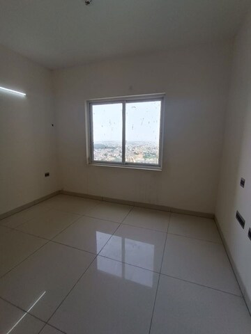 Room in 3 BHK Apartment at Kondapur – for Sale