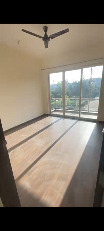 Room in 4 BHK Builder Floor at BPTP Country Floor, Sector 102 – for Rent