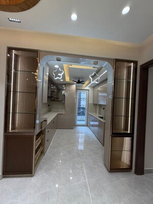 Building Lobby in 4 BHK Builder Floor at Uttam Nagar – for Sale